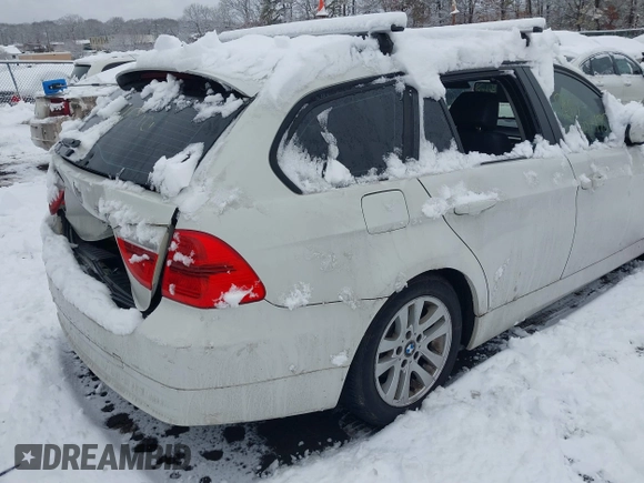 2006 BMW 3 Series 325xi with VIN WBAVT13556KW22050, listed as a IAAI auction lot 41551183 with Not provided miles and . Bid and sale history available at DreamBid. Image 4.