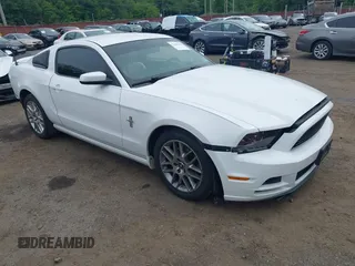 2014 Ford Mustang V6 with VIN 1ZVBP8AM6E5290062, listed as a IAAI auction lot 42341184 with 85,272 mi miles and . Bid and sale history available at DreamBid. Image 1.