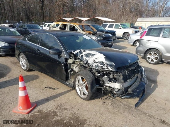 2013 Mercedes-Benz C-Class C 250 with VIN WDDGJ4HB2DG074824, listed as a IAAI auction lot 41095296 with 178,561 mi miles. Bid and sale history available at carsss.com. Image 1.