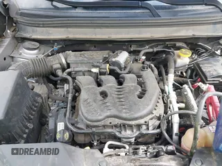 2019 Jeep Cherokee Altitude z VIN 1C4PJMLX0KD216311, wystawiony jako IAAI lot #42450513 z przebiegiem 135 020 mil mil oraz . Historia ofert i sprzedaży dostępna na DreamBid. Obrazek 10.
