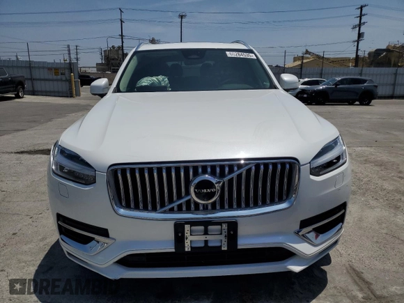 2024 Volvo XC90 Plus Bright Theme with VIN YV4062PE6R1226477, listed as a Copart auction lot 60284535 with 15,057 mi miles and Salvage title. Bid and sale history available at DreamBid. Image 5.