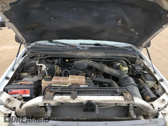 2001 Ford F-250 XL with VIN 1FTNF20L61EB61984, listed as a Copart auction lot 41397135 with 156,815 mi miles and Salvage title. Bid and sale history available at DreamBid. Image 12.