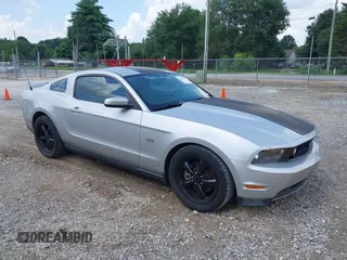 2010 Ford Mustang GT z VIN 1ZVBP8CH7A5181037, wystawiony jako IAAI lot #42597063 z przebiegiem 165 076 mil mil oraz . Historia ofert i sprzedaży dostępna na DreamBid. Obrazek 1.