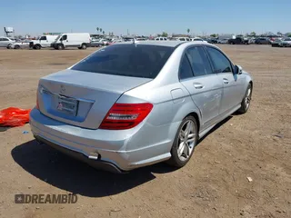 2014 Mercedes-Benz C 250 Sport с VIN WDDGF4HB1EA933861, выставлен на аукционе IAAI как лот 42518063 с пробегом 193 736 миль миль и . История ставок и продаж доступна на DreamBid. Изображение 4.