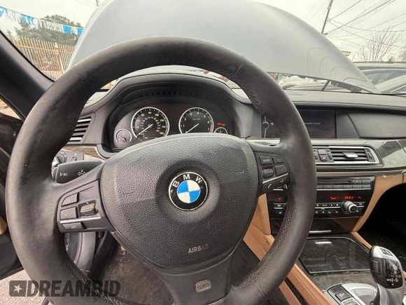 2012 BMW 7 Series 750i с VIN WBAKA8C5XCDX01120, выставлен на аукционе Copart как лот 47065425 с пробегом 71 313 миль миль и Списание • Salvage title. История ставок и продаж доступна на DreamBid. Изображение 9.