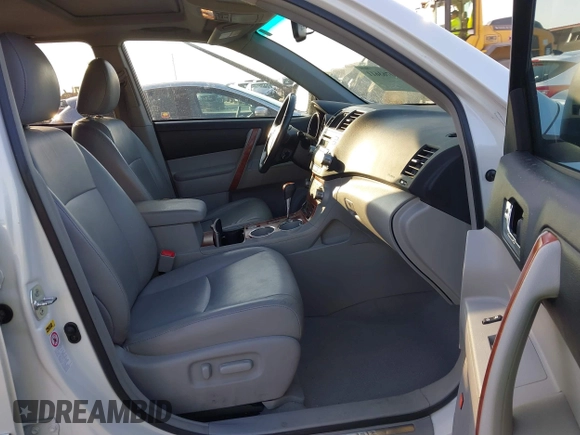2010 Toyota Highlander Limited with VIN 5TDYK3EH1AS020009, listed as a IAAI auction lot 40763611 with 146,006 mi miles and . Bid and sale history available at DreamBid. Image 5.
