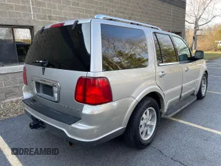 2004 Lincoln Navigator Luxury z VIN 5LMFU28R14LJ28905, wystawiony jako Copart lot #50631865 z przebiegiem 147 454 mil mil oraz Czysty tytuł • Clean title. Historia ofert i sprzedaży dostępna na DreamBid. Obrazek 4.