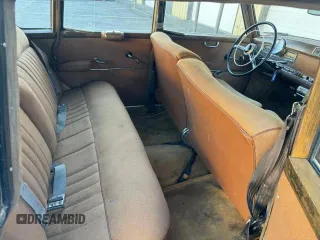 1952 Mercedes-Benz 300 with VIN 0143652, listed as a Copart auction lot 43286705 with 92,199 mi miles and Clean Title. Bid and sale history available at DreamBid. Image 6.