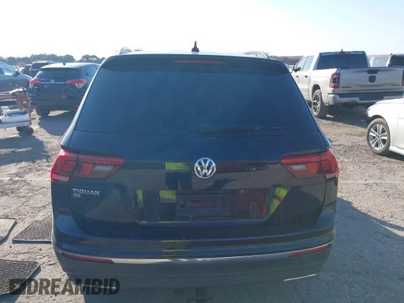 2020 Volkswagen Tiguan SE z VIN 3VV3B7AX1LM019574, wystawiony jako IAAI lot #41450002 z przebiegiem 44 553 mil mil oraz . Historia ofert i sprzedaży dostępna na DreamBid. Obrazek 16.