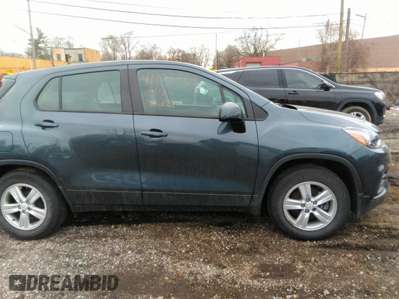 2021 Chevrolet Trax LS z VIN KL7CJKSB0MB322634, wystawiony jako IAAI lot #41705778 z przebiegiem 31 166 mil mil oraz . Historia ofert i sprzedaży dostępna na DreamBid. Obrazek 13.
