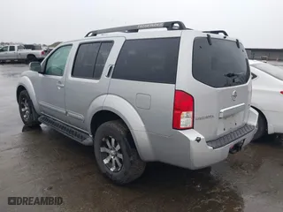 2006 Nissan Pathfinder SE with VIN 5N1AR18U56C635693, listed as a IAAI auction lot 41507131 with 117,611 mi miles. Bid and sale history available at carsss.com. Image 3.