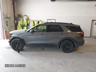 2022 Ford Explorer Timberline z VIN 1FMSK8JH1NGA67738, wystawiony jako IAAI lot #42074731 z przebiegiem 60 885 mil mil oraz . Historia ofert i sprzedaży dostępna na DreamBid. Obrazek 14.