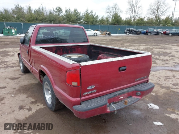 1998 Chevrolet S-10 with VIN 1GCCS144XWK264558, listed as a IAAI auction lot 41560611 with 216,629 mi miles. Bid and sale history available at carsss.com. Image 3.