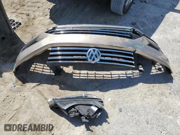 2016 Volkswagen Touareg Sport with VIN WVGEF9BP1GD006147, listed as a Copart auction lot 53247765 with 7,842 mi miles and Salvage Title. Bid and sale history available at DreamBid. Image 13.