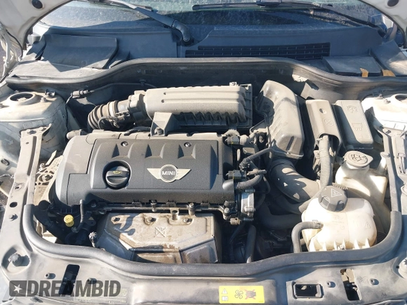 2013 MINI Hardtop with VIN WMWSU3C56DT681952, listed as a IAAI auction lot 42325521 with 124,405 mi miles and . Bid and sale history available at DreamBid. Image 10.
