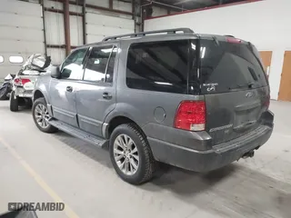2005 Ford Expedition Special Service with VIN 1FMPU16555LA94194, listed as a IAAI auction lot 41705190 with 86,637 mi miles. Bid and sale history available at carsss.com. Image 3.