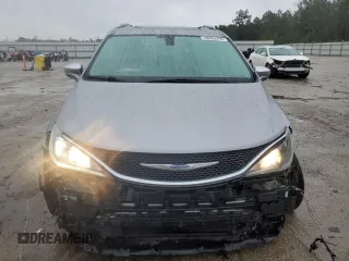 2018 Chrysler Pacifica Limited with VIN 2C4RC1GG1JR320524, listed as a Copart auction lot 48353795 with 133,624 mi miles and Salvage title. Bid and sale history available at DreamBid. Image 5.