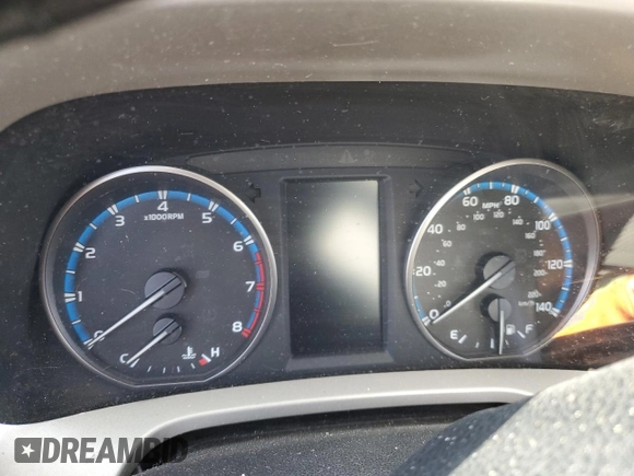 2018 Toyota RAV4 XLE with VIN 2T3WFREV2JW522336, listed as a Copart auction lot 52029405 with Not Provided miles and Salvage Title. Bid and sale history available at DreamBid. Image 9.