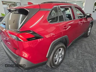 2022 Toyota RAV4 XLE z VIN 2T3W1RFV4NW201045, wystawiony jako Copart lot #62903115 z przebiegiem 26 019 mil mil oraz Czysty tytuł • Clean title. Historia ofert i sprzedaży dostępna na DreamBid. Obrazek 4.