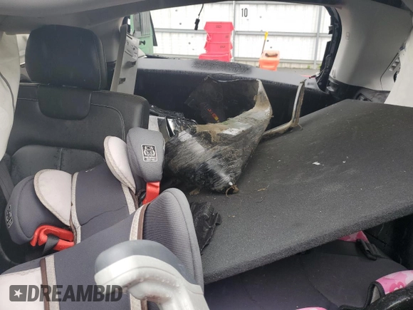 2024 Jeep Grand Cherokee z VIN 1C4RJYB68RC710716, wystawiony jako Copart lot #61194385 z przebiegiem Nie podano mil oraz Nie do naprawy • Non repairable. Historia ofert i sprzedaży dostępna na DreamBid. Obrazek 10.