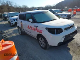 2015 Kia Soul with VIN KNDJN2A21F7798011, listed as a IAAI auction lot 41235575 with 111,402 mi miles. Bid and sale history available at carsss.com. Image 1.