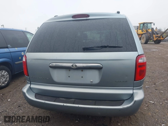 2004 Chrysler Town & Country Touring with VIN 2C4GP54L54R585259, listed as a IAAI auction lot 41934045 with 211,376 mi miles and . Bid and sale history available at DreamBid. Image 16.