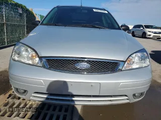 2006 Ford Focus S with VIN 1FAFP34N26W139281, listed as a Copart auction lot 44380565 with 120,860 mi miles and Salvage Title. Bid and sale history available at carsss.com. Image 5.