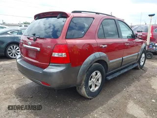 2008 Kia Sorento EX with VIN KNDJC736185826567, listed as a IAAI auction lot 42433294 with 228,432 mi miles and . Bid and sale history available at DreamBid. Image 4.