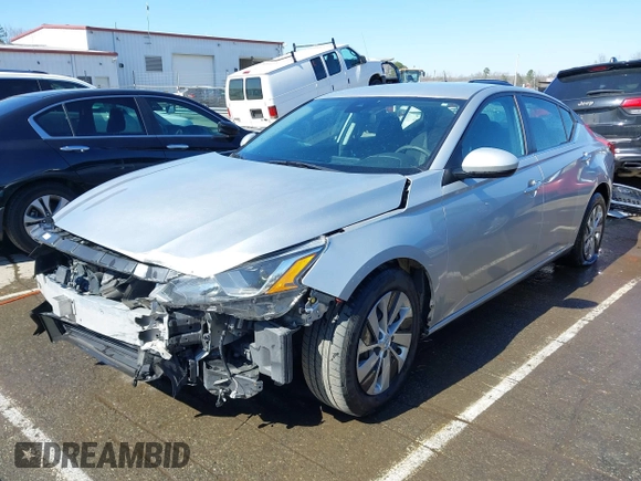 2021 Nissan Altima 2.5 S with VIN 1N4BL4BV2MN364984, listed as a IAAI auction lot 41761383 with 118,695 mi miles. Bid and sale history available at carsss.com. Image 18.