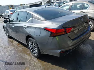 2024 Nissan Altima 2.5 SV with VIN 1N4BL4DW2RN432617, listed as a IAAI auction lot 41791439 with 19,126 mi miles. Bid and sale history available at carsss.com. Image 3.