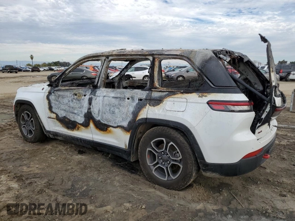 2022 Jeep Grand Cherokee Trailhawk with VIN 1C4RJHCG6N8588264, listed as a Copart auction lot 82734313 with Not provided miles and Non repairable. Bid and sale history available at DreamBid. Image 2.