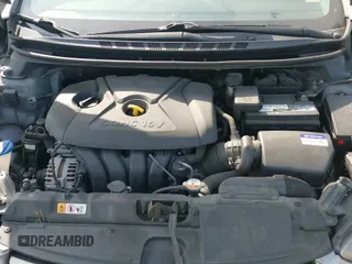 2015 Hyundai Elantra SE z VIN KMHDH4AEXFU381588, wystawiony jako IAAI lot #41727032 z przebiegiem 104 414 mil mil oraz . Historia ofert i sprzedaży dostępna na DreamBid. Obrazek 18.