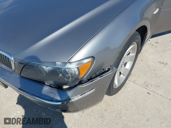2006 BMW 7 Series 750Li with VIN WBAHN83546DT33598, listed as a IAAI auction lot 40084771 with 187,365 mi miles. Bid and sale history available at carsss.com. Image 6.