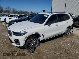 2019 BMW X5 xDrive40i with VIN 5UXCR6C59KLK82555, listed as a Copart auction lot 50211965 with 40,680 mi miles and Salvage Title. Bid and sale history available at carsss.com. Image 1.