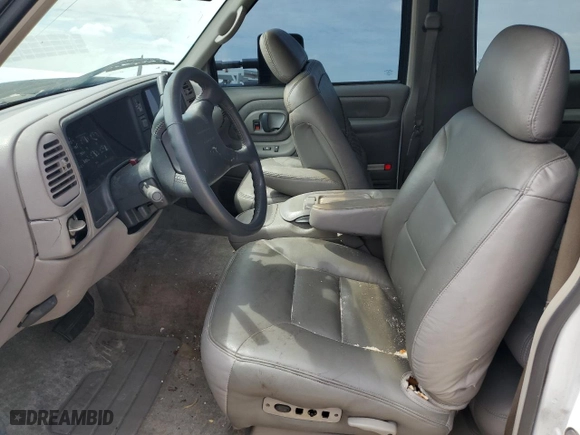 1996 Chevrolet Tahoe with VIN 3GNEK18R9TG165142, listed as a Copart auction lot 70018514 with 141,403 mi miles and Salvage Title. Bid and sale history available at carsss.com. Image 7.