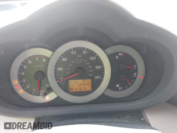 2006 Toyota RAV4 with VIN JTMZD33V866004405, listed as a IAAI auction lot 42090377 with 132,232 mi miles. Bid and sale history available at carsss.com. Image 7.