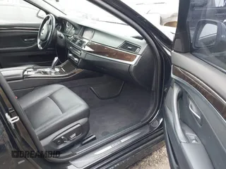 2015 BMW 5 Series 528i z VIN WBA5A5C57FD515826, wystawiony jako IAAI lot #42232062 z przebiegiem 80 641 mil mil oraz . Historia ofert i sprzedaży dostępna na DreamBid. Obrazek 5.