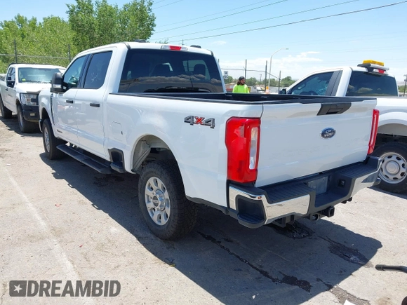 2024 Ford F-250 XL with VIN 1FT7W2BT9RED57676, listed as a IAAI auction lot 42593411 with 40,438 mi miles and . Bid and sale history available at DreamBid. Image 3.