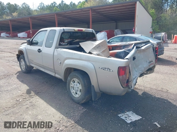 2005 GMC Canyon SLE Z71 with VIN 1GTDS196558220056, listed as a IAAI auction lot 39811631 with 274,702 mi miles. Bid and sale history available at carsss.com. Image 3.