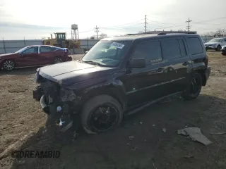 2008 Jeep Patriot Sport z VIN 1J8FT28W38D781857, wystawiony jako Copart lot #43560365 z przebiegiem 132 666 mil mil oraz Szkody całkowita. Historia ofert i sprzedaży dostępna na DreamBid. Obrazek 1.