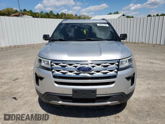 2019 Ford Explorer XLT z VIN 1FM5K8D89KGA67507, wystawiony jako Copart lot #53169065 z przebiegiem 103 667 mil mil oraz Czysty tytuł • Clean title. Historia ofert i sprzedaży dostępna na DreamBid. Obrazek 5.
