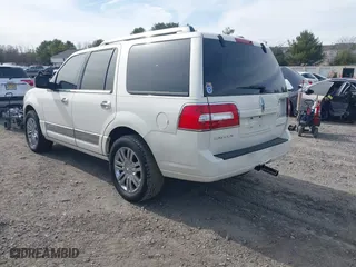 2007 Lincoln Navigator with VIN 5LMFU28547LJ04440, listed as a IAAI auction lot 41839931 with 142,822 mi miles. Bid and sale history available at carsss.com. Image 3.