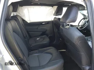 2022 Toyota Highlander XSE with VIN 5TDJZRAH8NS112035, listed as a IAAI auction lot 41840559 with 19,647 mi miles and . Bid and sale history available at DreamBid. Image 8.