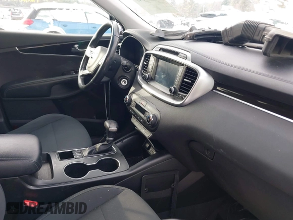 2019 Kia Sorento LX with VIN 5XYPGDA34KG553063, listed as a IAAI auction lot 41483547 with 89,441 mi miles. Bid and sale history available at carsss.com. Image 5.