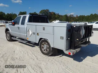 2012 Ford F-250 XL with VIN 1FT7X2B67CEA81674, listed as a IAAI auction lot 40652082 with 264,247 mi miles and . Bid and sale history available at DreamBid. Image 3.