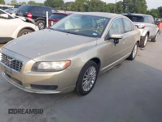 2007 Volvo S80 I6 with VIN YV1AS982471016600, listed as a IAAI auction lot 42068122 with 100,083 mi miles. Bid and sale history available at carsss.com. Image 2.