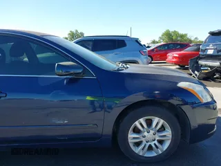 2010 Nissan Altima 2.5 SL with VIN 1N4AL2AP5AN500703, listed as a IAAI auction lot 42088630 with 125,282 mi miles. Bid and sale history available at carsss.com. Image 6.
