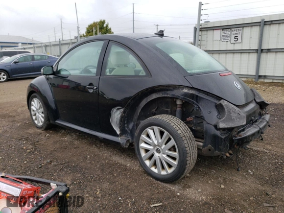 2010 Volkswagen Beetle with VIN 3VWRW3AG7AM027033, listed as a Copart auction lot 72426264 with 131,396 mi miles and Clean title. Bid and sale history available at DreamBid. Image 2.