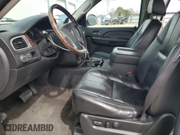 2008 GMC Yukon XL z VIN 1GKFK66858J243561, wystawiony jako Copart lot #50010235 z przebiegiem 152 837 mil mil oraz Szkoda całkowita • Salvage title. Historia ofert i sprzedaży dostępna na DreamBid. Obrazek 7.