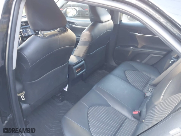 2018 Toyota Camry LE with VIN JTNB11HK9J3015903, listed as a IAAI auction lot 41949640 with 82,161 mi miles. Bid and sale history available at carsss.com. Image 22.